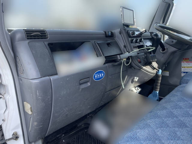 三菱ふそうキャンタークレーン3段小型（2t・3t）[写真31]