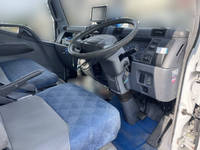 三菱ふそうキャンタークレーン3段小型（2t・3t）[写真35]