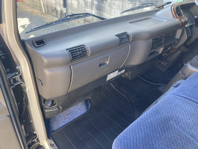 いすゞエルフアルミブロック小型（2t・3t）[写真31]