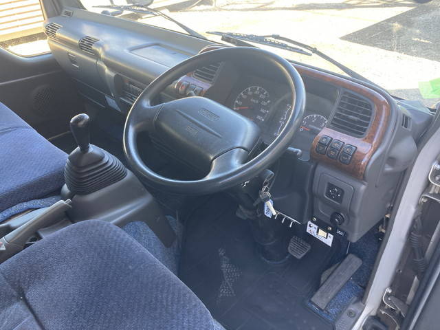 いすゞエルフアルミブロック小型（2t・3t）[写真35]