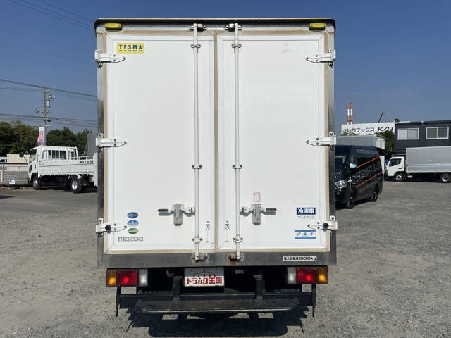 マツダタイタン冷凍車（冷蔵車）小型（2t・3t）[写真10]