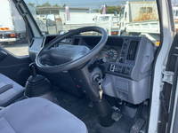 マツダタイタン冷凍車（冷蔵車）小型（2t・3t）[写真34]