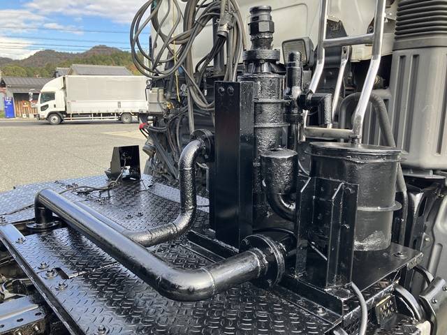 日野プロフィアトレーラーヘッド（トラクターヘッド）大型（10t）[写真12]