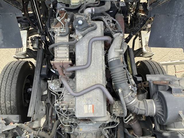 日野プロフィアトレーラーヘッド（トラクターヘッド）大型（10t）[写真24]