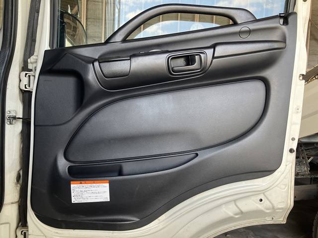 日野プロフィアトレーラーヘッド（トラクターヘッド）大型（10t）[写真27]