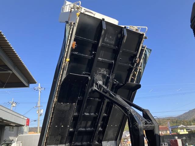 日野プロフィアダンプ大型（10t）[写真13]