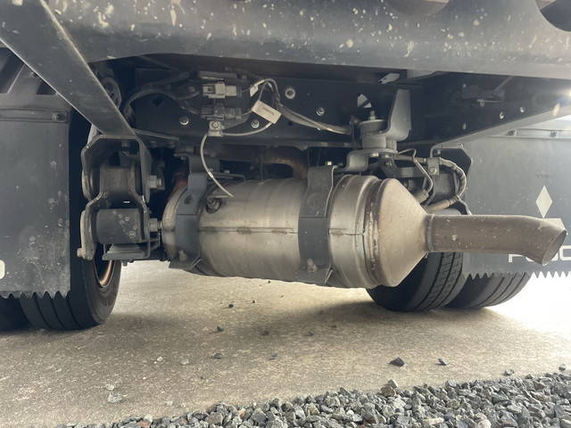 三菱ふそうキャンター平ボディ小型（2t・3t）[写真11]