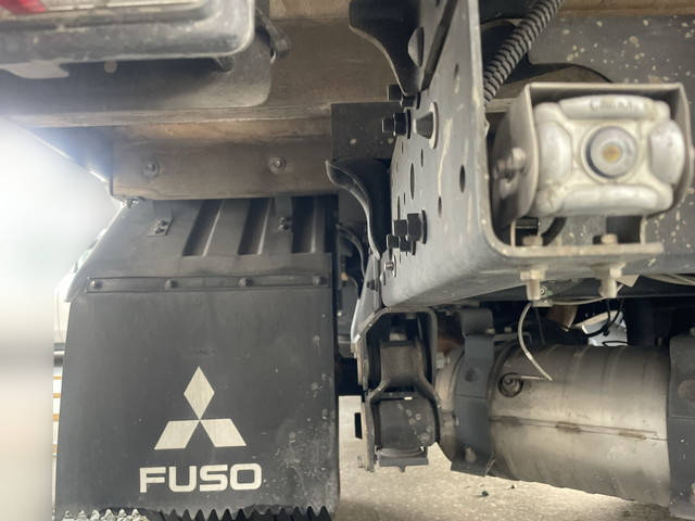 三菱ふそうキャンター平ボディ小型（2t・3t）[写真12]