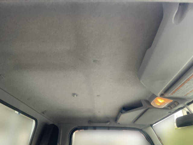 三菱ふそうキャンター平ボディ小型（2t・3t）[写真17]