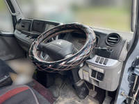 三菱ふそうキャンター平ボディ小型（2t・3t）[写真18]