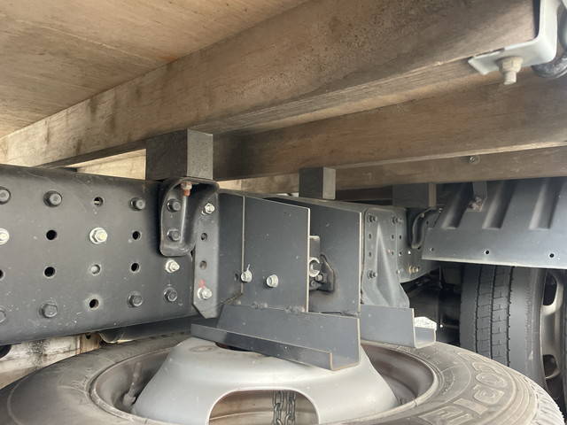 三菱ふそうキャンター平ボディ小型（2t・3t）[写真08]