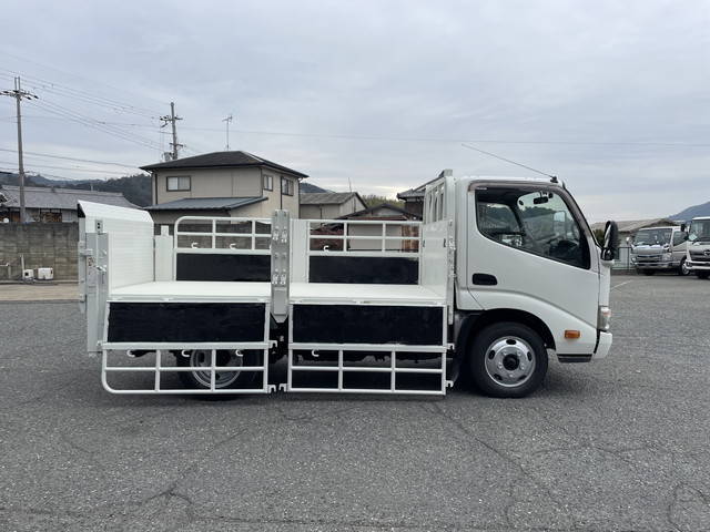 日野デュトロ平ボディ小型（2t・3t）[写真14]