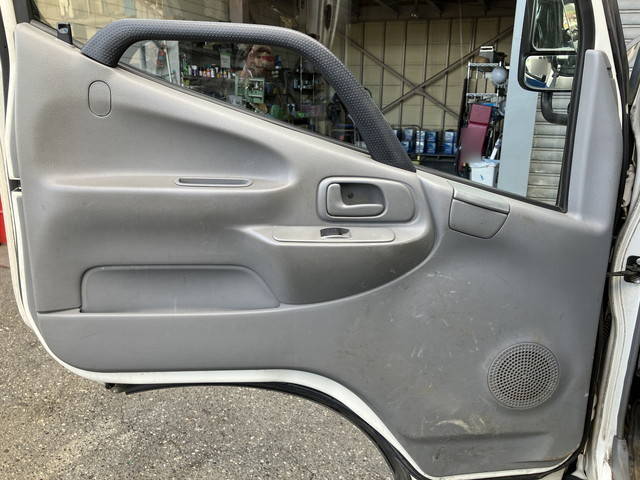 日野デュトロ平ボディ小型（2t・3t）[写真25]