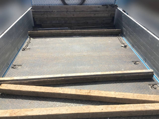 いすゞフォワードクレーン4段増トン（6t・8t）[写真07]