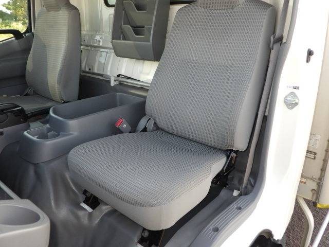 日野デュトロアルミバン小型（2t・3t）[写真21]