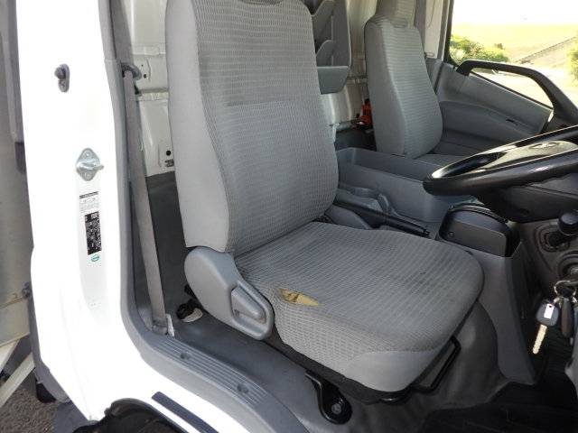 日野デュトロアルミバン小型（2t・3t）[写真24]