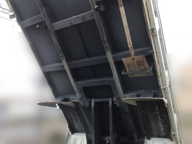 三菱ふそうキャンターダンプ小型（2t・3t）[写真18]