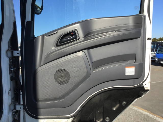 いすゞギガアルミウイング大型（10t）[写真26]