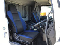 いすゞギガアルミウイング大型（10t）[写真28]