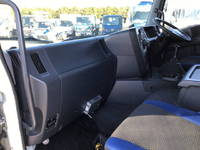 いすゞギガアルミウイング大型（10t）[写真29]