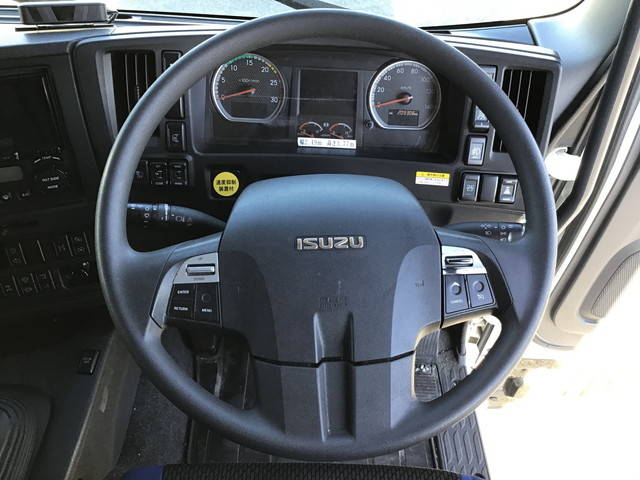 いすゞギガアルミウイング大型（10t）[写真33]