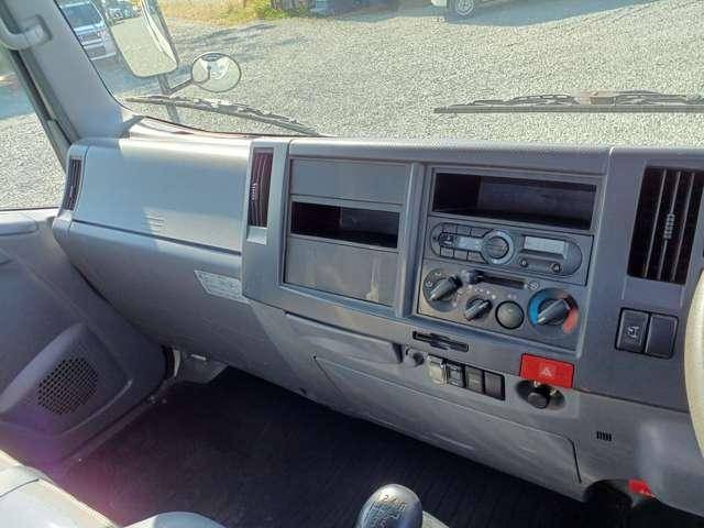 いすゞエルフ平ボディ小型（2t・3t）[写真18]