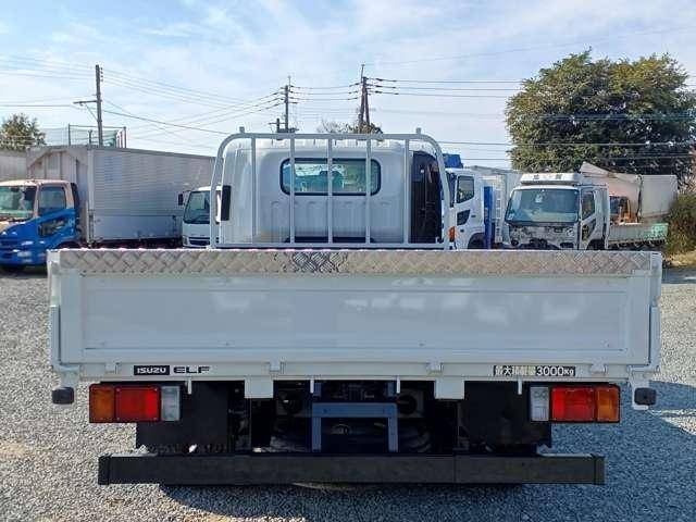 いすゞエルフ平ボディ小型（2t・3t）[写真04]