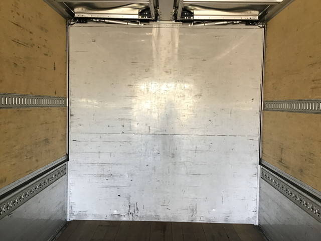 いすゞギガアルミウイング大型（10t）[写真11]