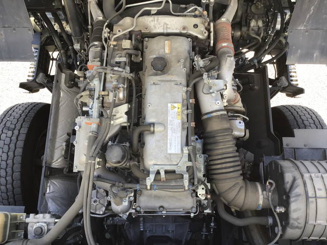 いすゞギガアルミウイング大型（10t）[写真23]