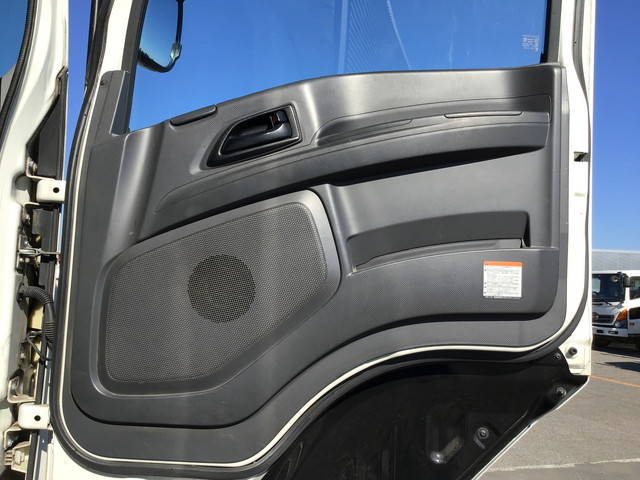 いすゞギガアルミウイング大型（10t）[写真26]