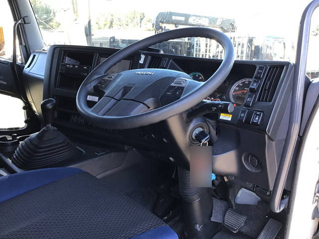 いすゞギガアルミウイング大型（10t）[写真30]