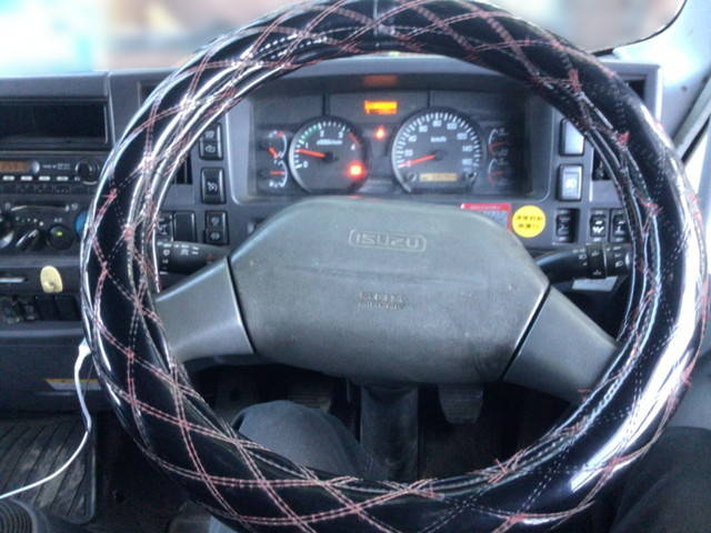 いすゞフォワードアルミウイング増トン（6t・8t）[写真27]