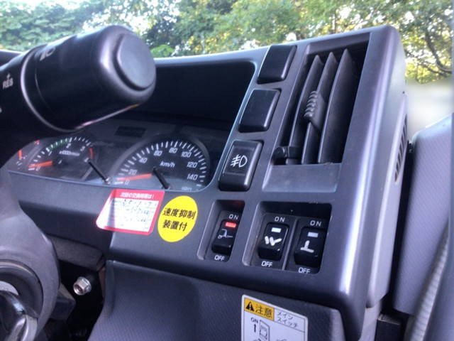 いすゞフォワードアルミウイング増トン（6t・8t）[写真30]