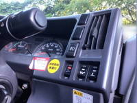 いすゞフォワードアルミウイング増トン（6t・8t）[写真30]