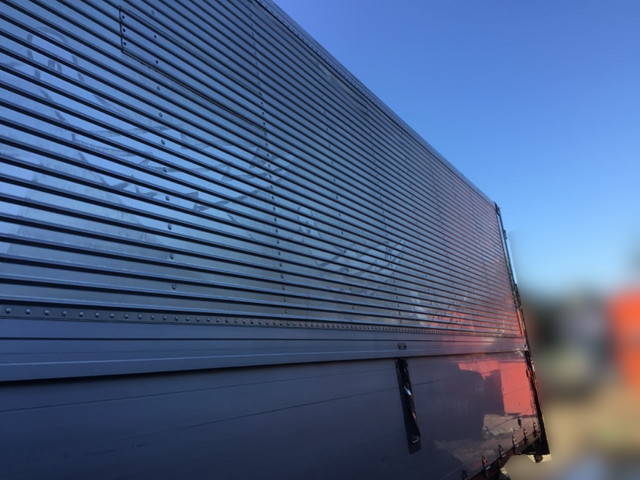 いすゞフォワードアルミウイング増トン（6t・8t）[写真06]