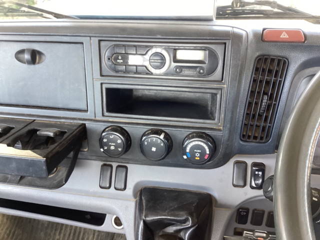 三菱ふそうキャンターダンプ小型（2t・3t）[写真29]