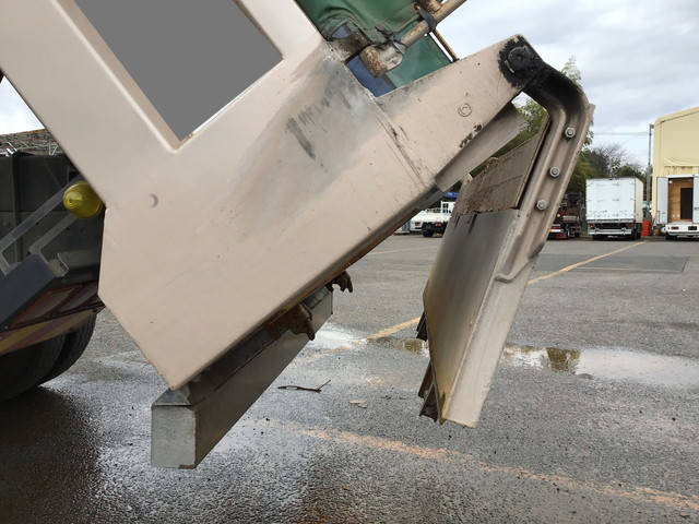 三菱ふそうスーパーグレートダンプ大型（10t）[写真12]