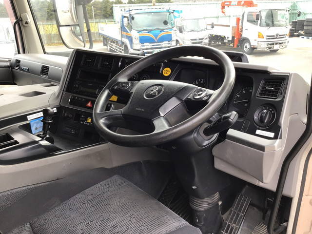 三菱ふそうスーパーグレートダンプ大型（10t）[写真28]