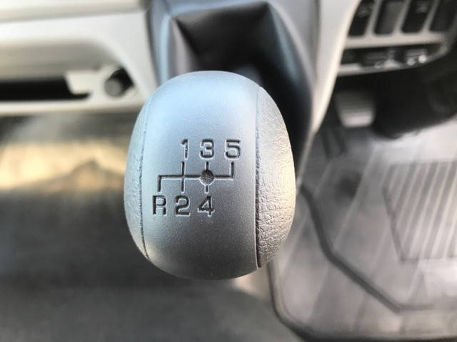 三菱ふそうキャンタークレーン4段小型（2t・3t）[写真28]