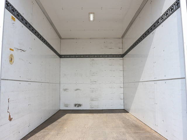 三菱ふそうキャンターパネルバン小型（2t・3t）[写真12]