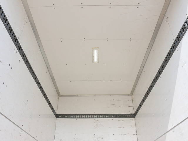 三菱ふそうキャンターパネルバン小型（2t・3t）[写真15]