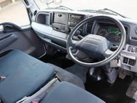 三菱ふそうキャンターパネルバン小型（2t・3t）[写真26]