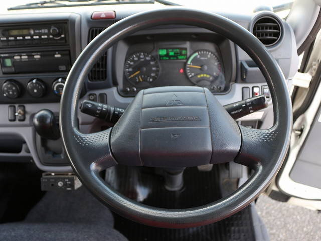 三菱ふそうキャンターパネルバン小型（2t・3t）[写真28]