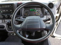 三菱ふそうキャンターパネルバン小型（2t・3t）[写真28]