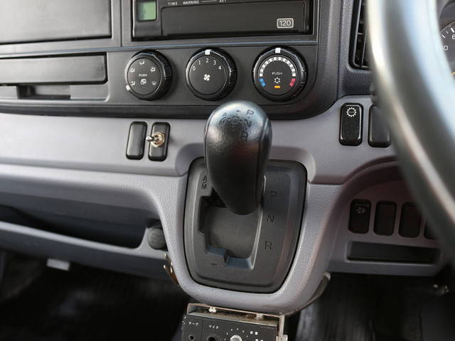 三菱ふそうキャンターパネルバン小型（2t・3t）[写真31]