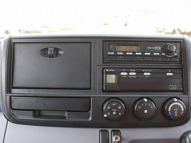 三菱ふそうキャンターパネルバン小型（2t・3t）[写真32]