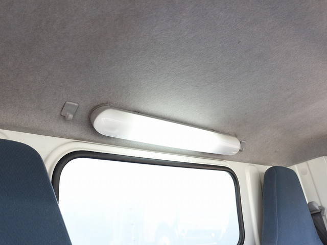 三菱ふそうキャンターパネルバン小型（2t・3t）[写真34]