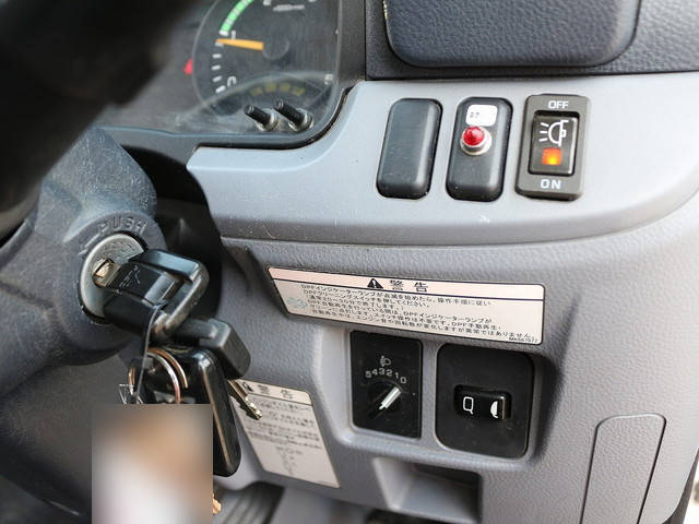 三菱ふそうキャンターパネルバン小型（2t・3t）[写真35]