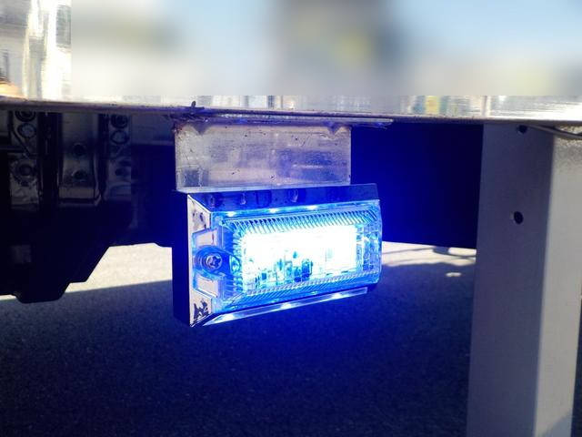 いすゞフォワードコンテナ専用車中型（4t）[写真24]