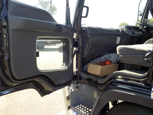 いすゞフォワードコンテナ専用車中型（4t）[写真37]